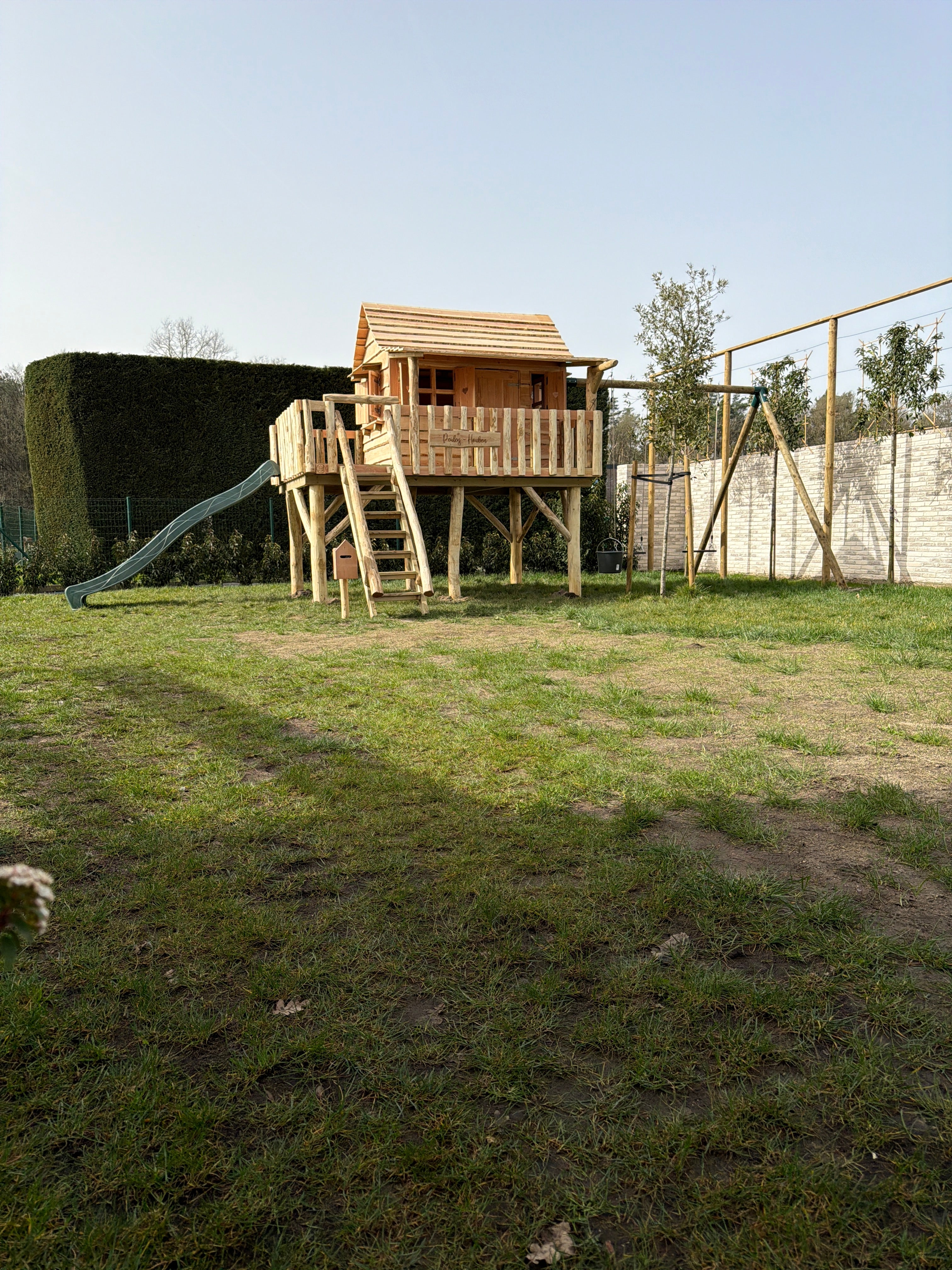 Speelhuisje De Kastanje geplaatst in Lanaken (België)