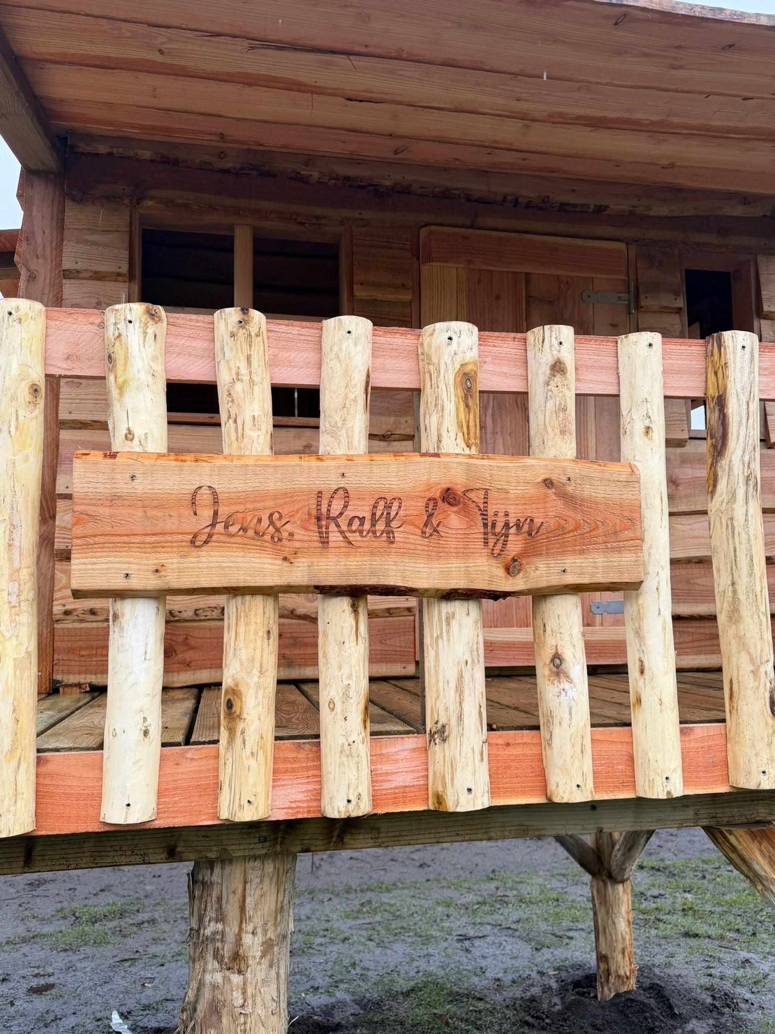 Stijlvol gepersonaliseerd naambord voor een warm welkom thuis